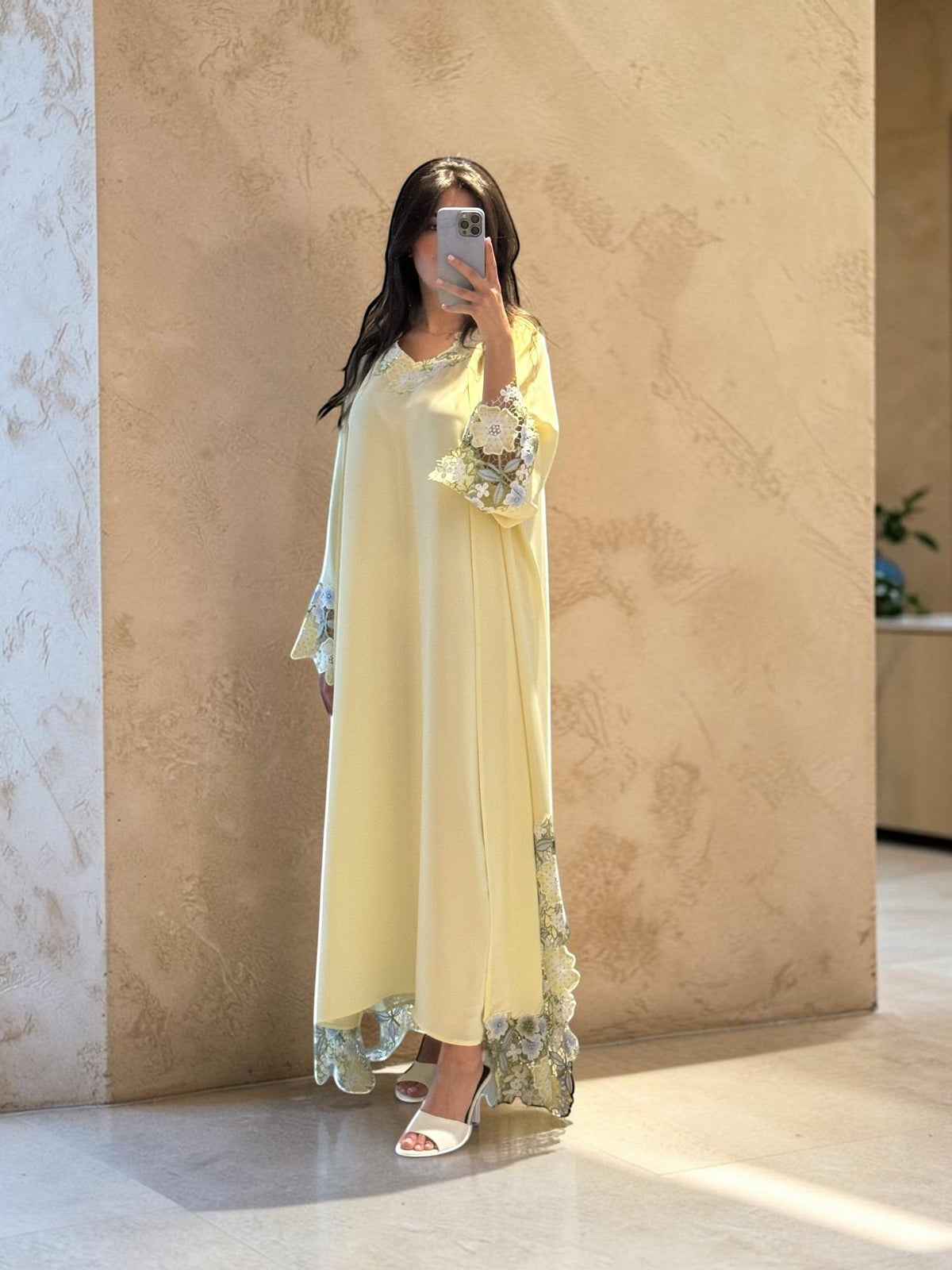 Floral Dentelle Abaya