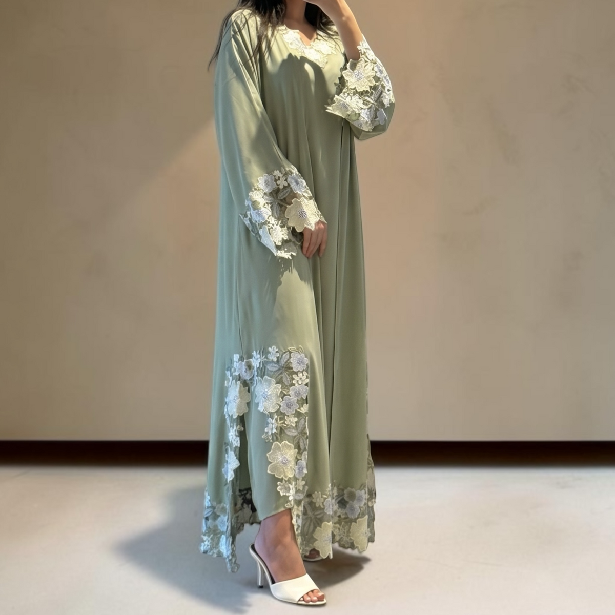 Floral Dentelle Abaya